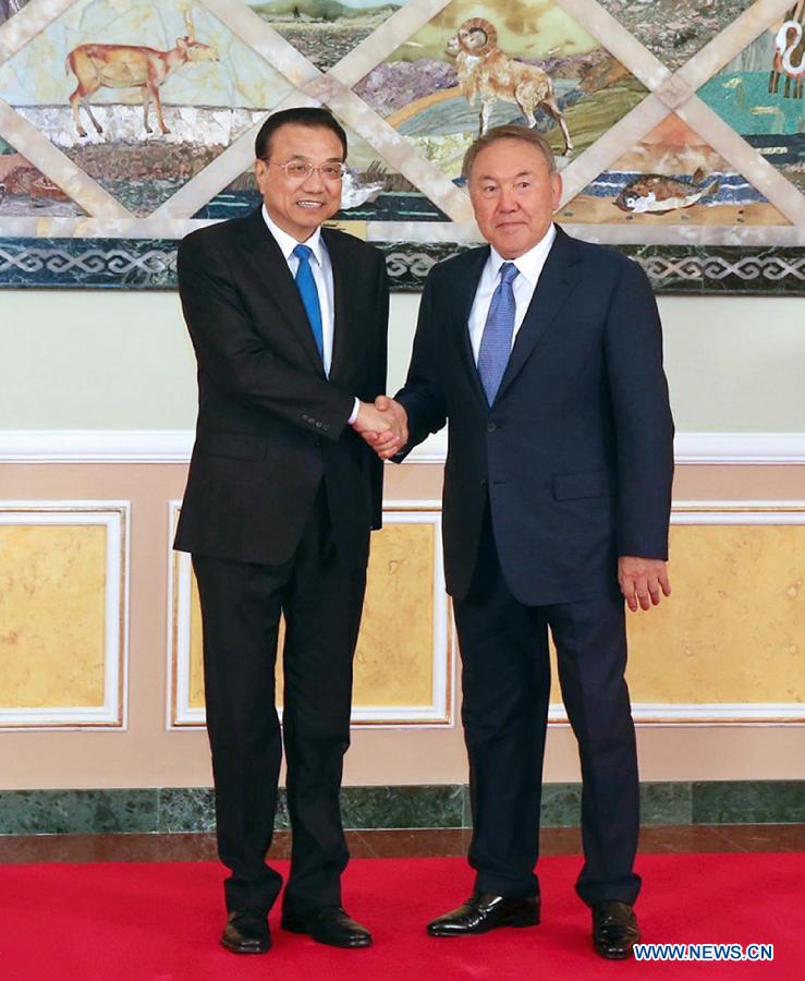 Le Premier ministre chinois rencontre le président kazakh