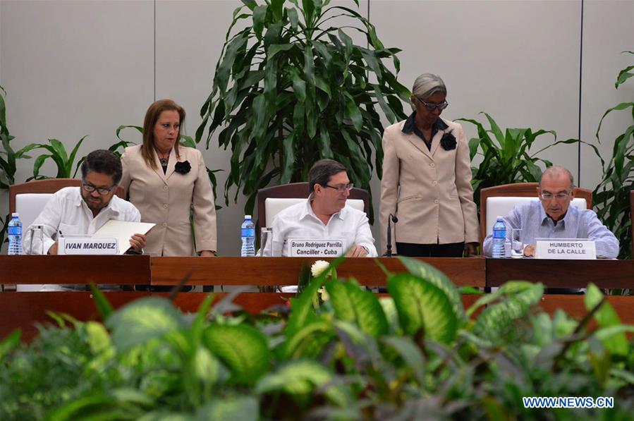 Colombie : le gouvernement et les FARC signent un nouvel accord de paix