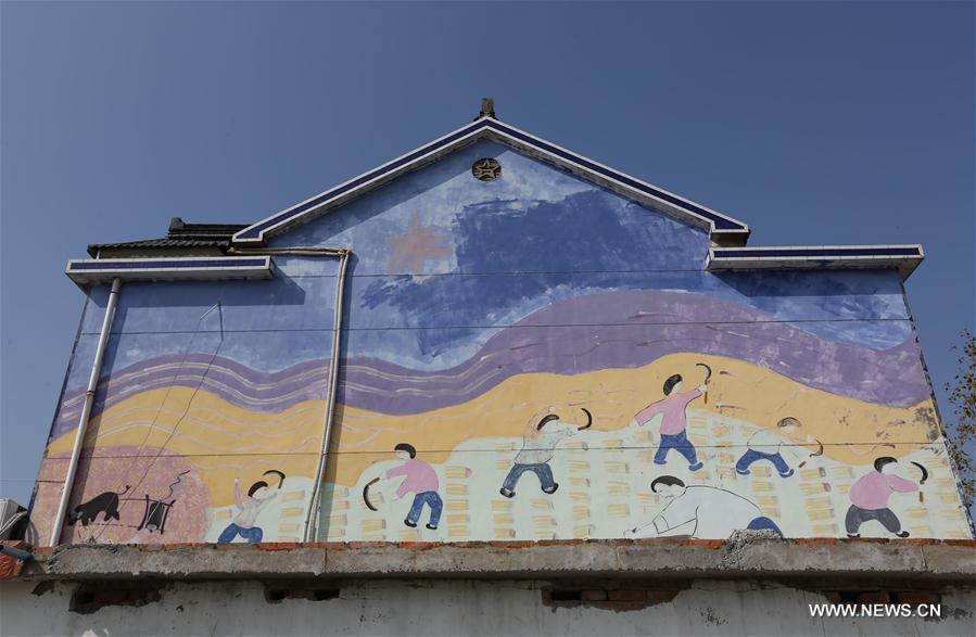 Chine : maisons colorées dans un village du Jiangsu