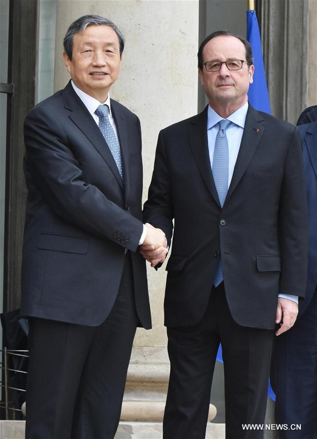 La Chine souhaite que la France appelle l'UE à remplir ses obligations en ce qui concerne son statut d'économie de marché
