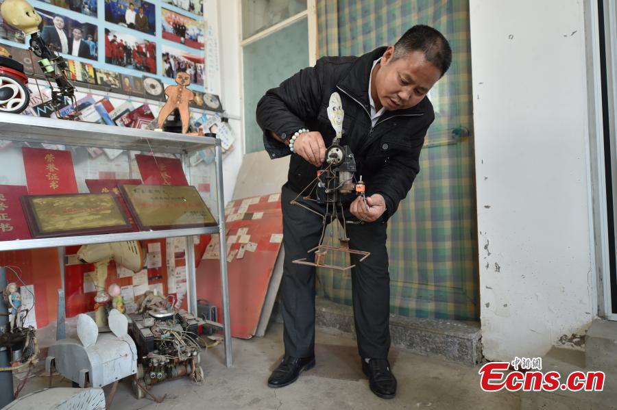 Un fermier chinois fou de robotique