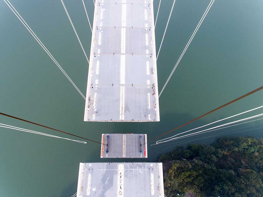 Le plus long pont suspendu de la zone des Trois Gorges franchit une nouvelle étape