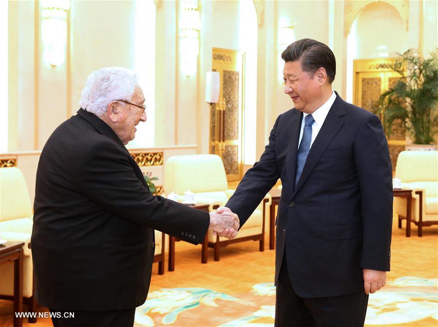 Le président chinois rencontre Henry Kissinger à Beijing