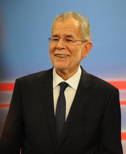 Le candidat soutenu par les Verts en tête à l'élection présidentielle autrichienne