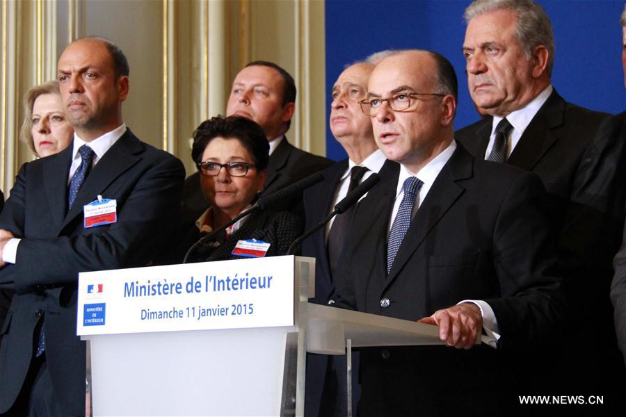 Bernard Cazeneuve nommé PM français après la démission de Manuel Valls 