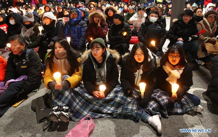 Corée du Sud : poursuite des veillées à la suite de la destitution de la présidente Park Geun-hye