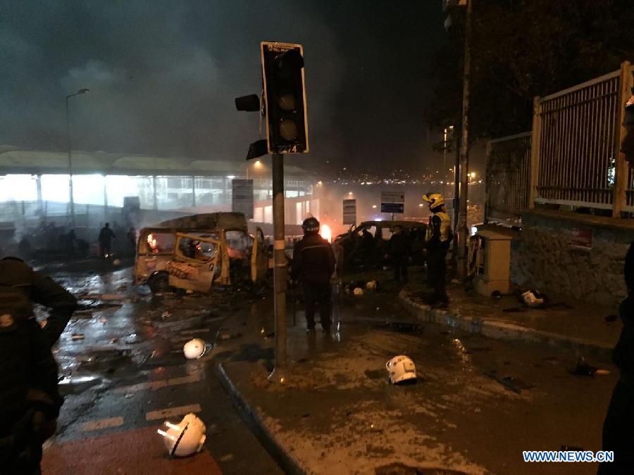 Deux explosions frappent le centre d'Istanbul, blessant 20 policiers