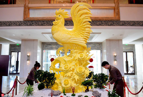 Une sculpture de coq en beurre pour le nouvel An chinois