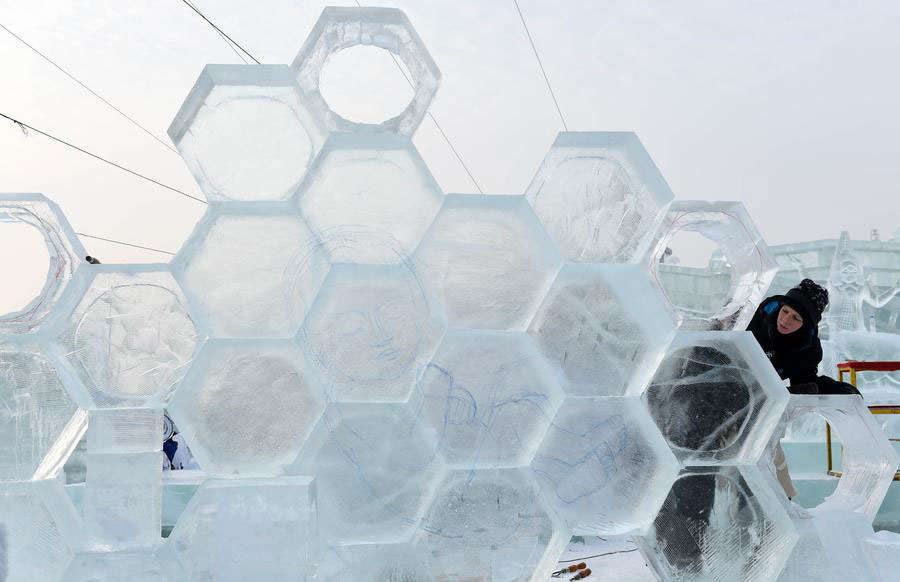 Concours de sculptures sur glace à Harbin