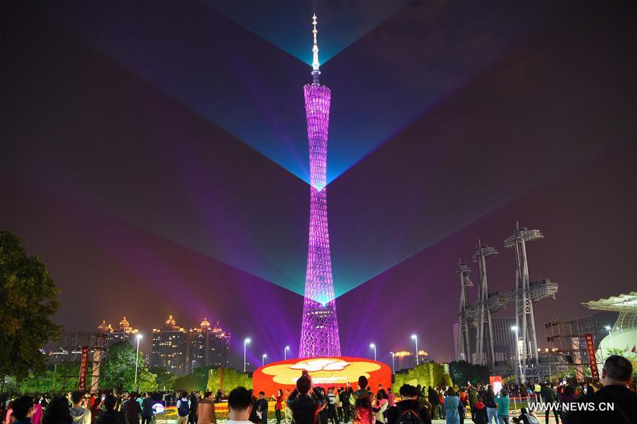 Chine : spectacle de lumières à Guangzhou