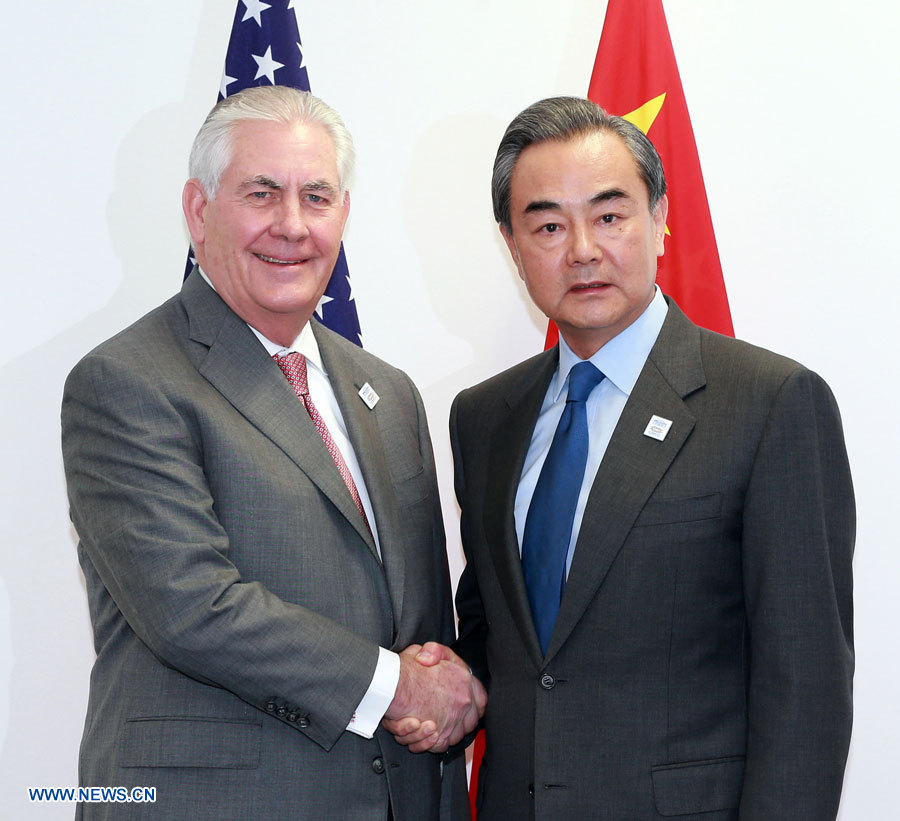Les ministres des AE chinois et américain discutent des relations bilatérales et de questions d'intérêt commun