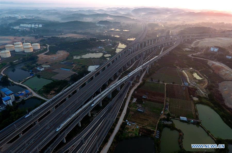 Chine : le Guangxi construira plus de 2.000 km de chemins de fer à grande vitesse d'ici 2020