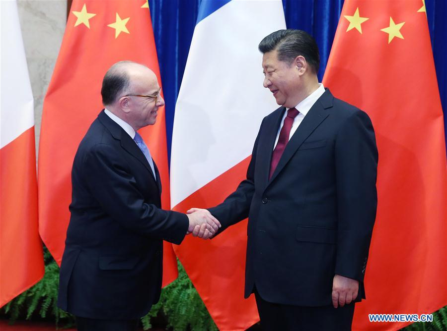La Chine et la France conviennent de promouvoir leurs relations lors d'une visite du PM français