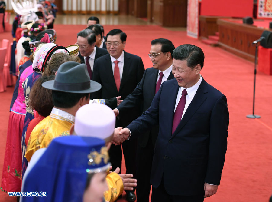 Xi Jinping participe à un rassemblement avec des législateurs et conseillers politiques issus de minorités ethniques