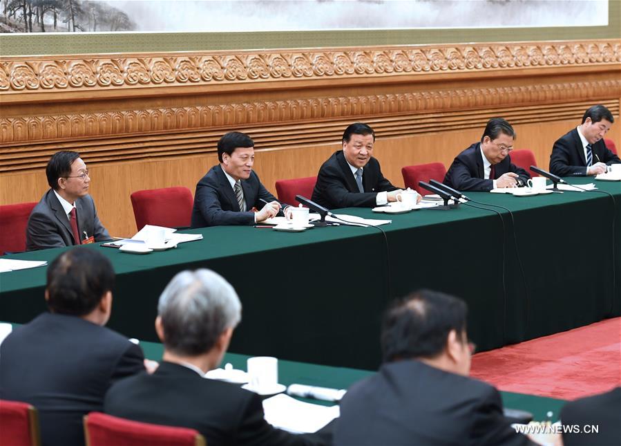 De hauts dirigeants chinois discutent des valeurs fondamentales socialistes et du progrès écologique avec des législateurs