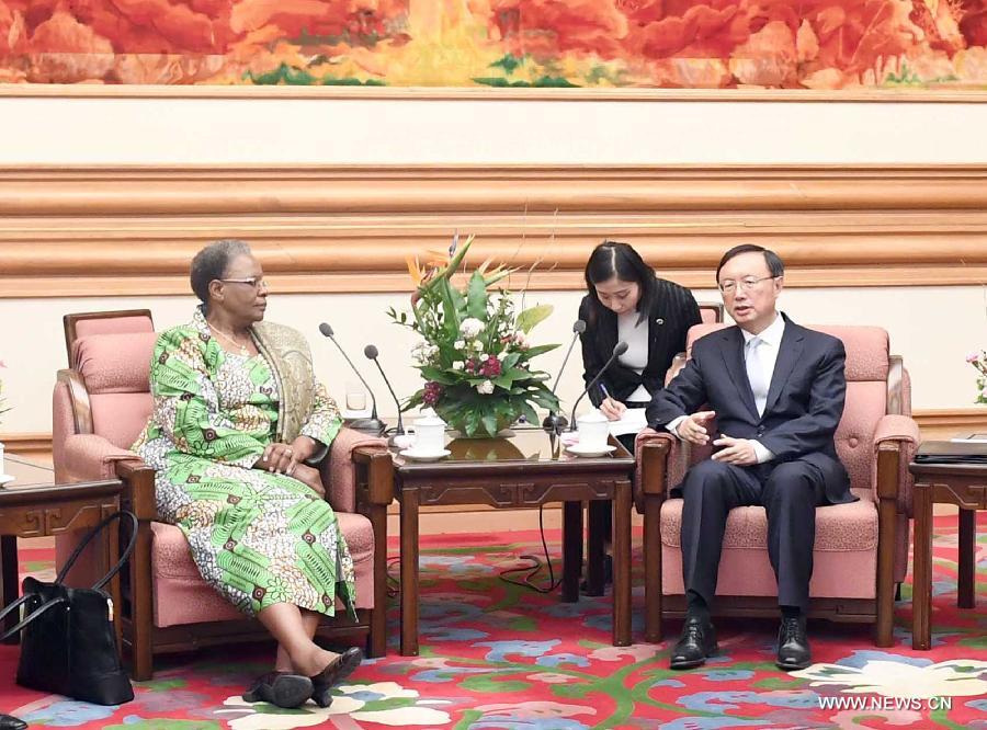 Un conseiller d'Etat chinois rencontre la vice-PM namibienne