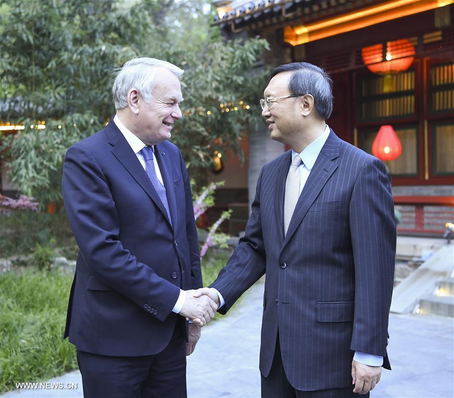 Yang Jiechi rencontre le ministre français des Affaires étrangères
