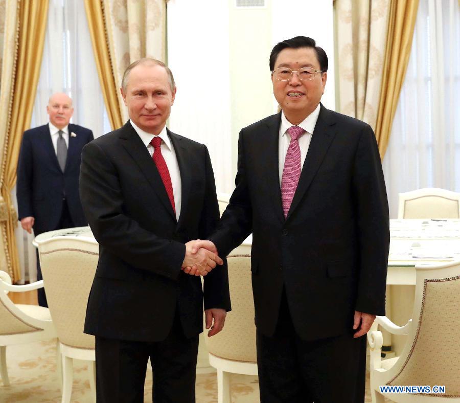 La Chine et la Russie envisagent de renforcer leur partenariat à l'occasion de la visite d'un haut responsable chinois à Moscou