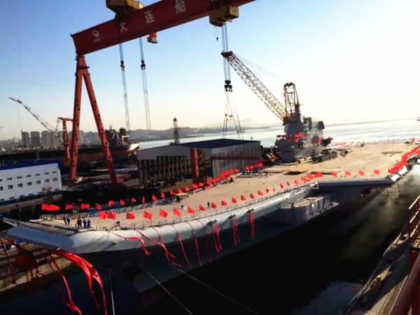 La Chine lance son premier porte-avions entièrement développé nationalement
