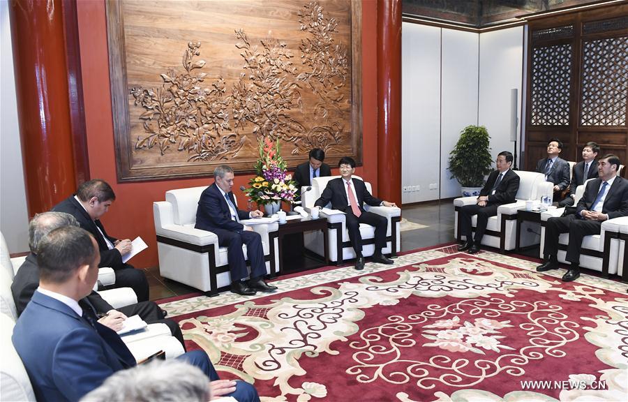 La Chine et l'Ouzbékistan mettent l'accent sur la coopération concernant l'initiative la Ceinture et la Route