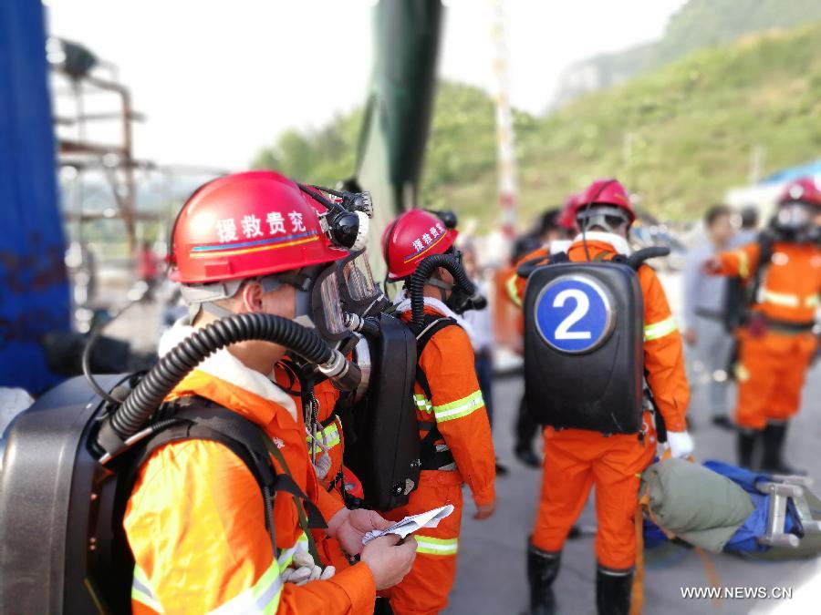 Décès des douze ouvriers pris au piège à la suite de l'explosion d'un tunnel ferroviaire