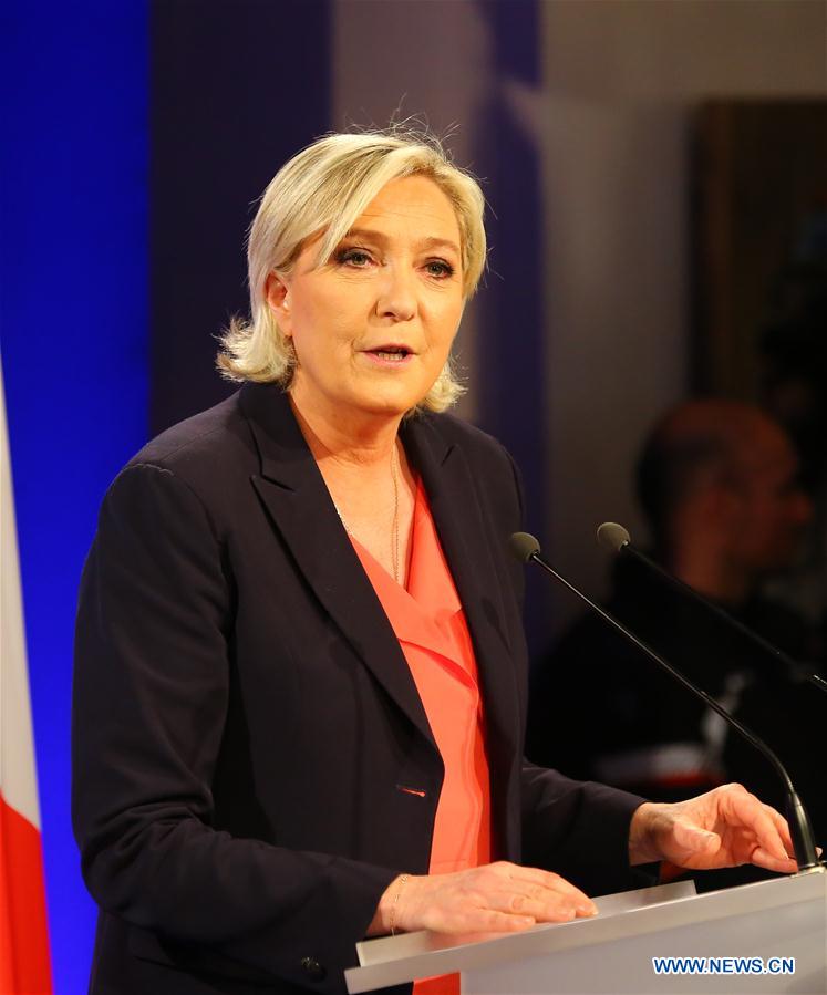Le Pen souhaite à Macron de réussir face aux immenses défis auxquels est confronté le pays