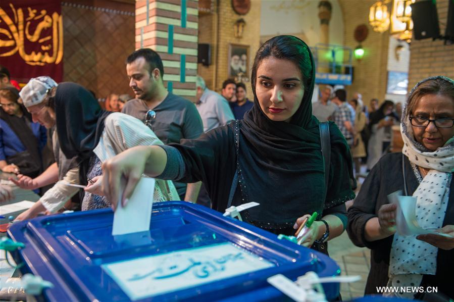 Les Iraniens aux urnes pour désigner leur président