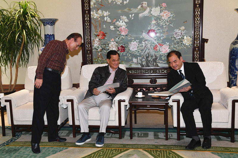 Nouvelle visite de Lien Chan, ancien président du Kuomintang, au Musée des guerriers en terre cuite de Xi'an