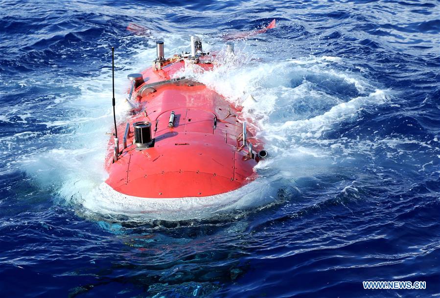 Le submersible chinois Jiaolong plonge à 6.699 mètres dans la fosse des Mariannes
