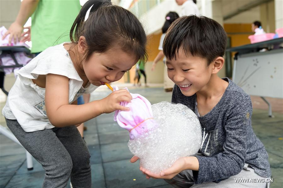 Célébrations de la Journée internationale de l'enfance en Chine
