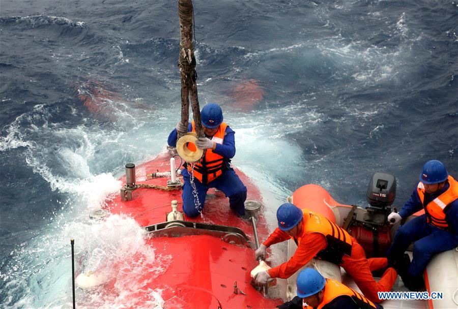La première plongée cette année du submersible chinois Jiaolong dans la fosse de Yap