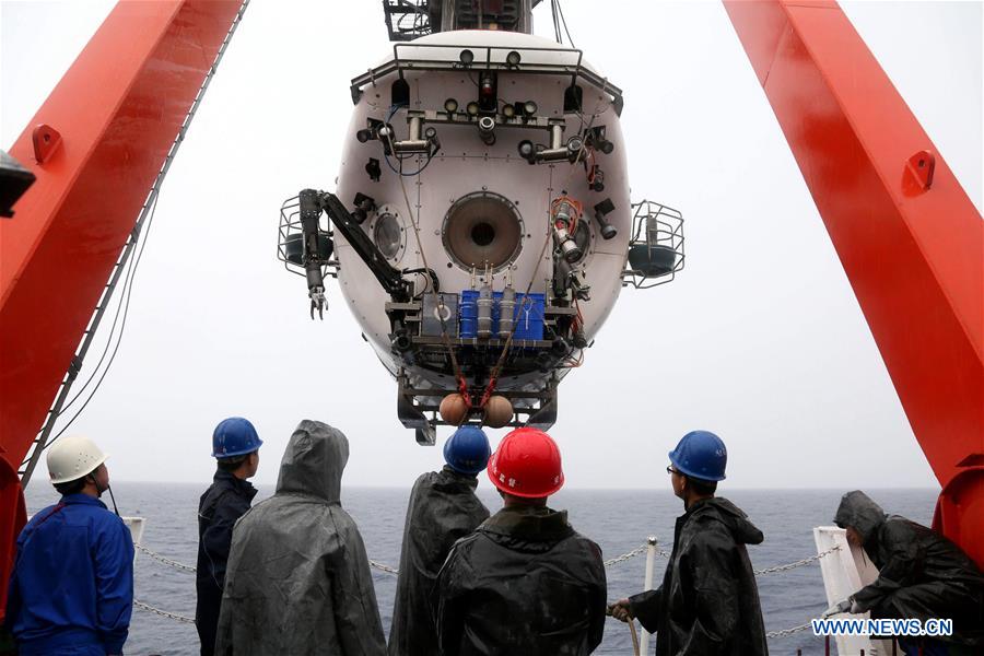 La première plongée cette année du submersible chinois Jiaolong dans la fosse de Yap