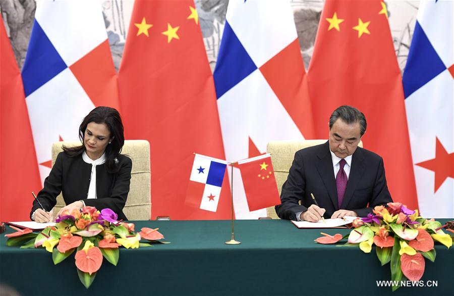 La Chine et le Panama établissent des liens diplomatiques