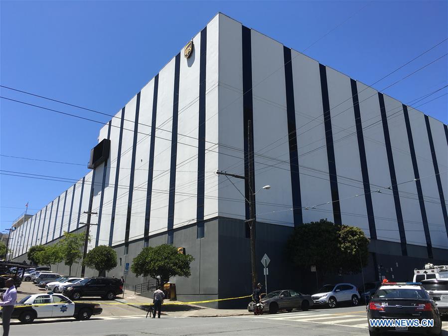 Etats-Unis: un homme tue trois personnes par balles dans un centre UPS de San Francisco