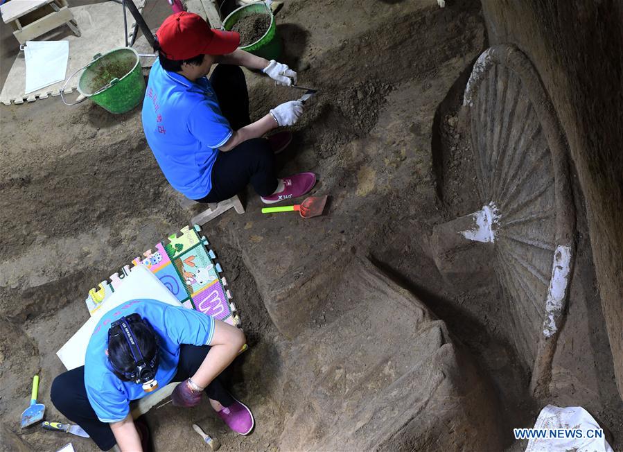 Chine : fouilles d'une tombe datant de la période des Printemps et des Automnes