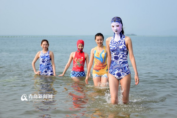 Le face-kini fait fureur sur les plages chinoises