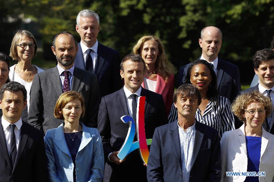 France : Emmanuel Macron donne les 