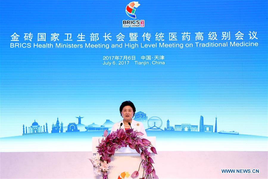 Le président chinois appelle au renforcement des échanges dans le domaine de la santé entre les pays des BRICS