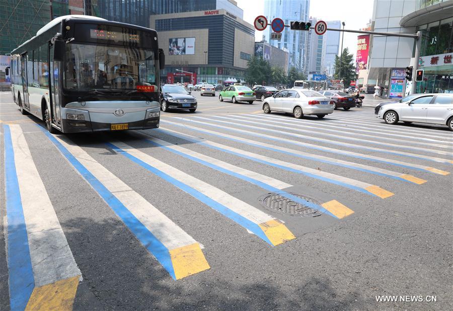 La police chinoise peint des carrefours en 3D pour lutter contre les excès de vitesse