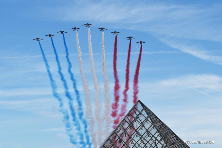 Le président français préside le traditionnel défilé militaire pour la fête nationale