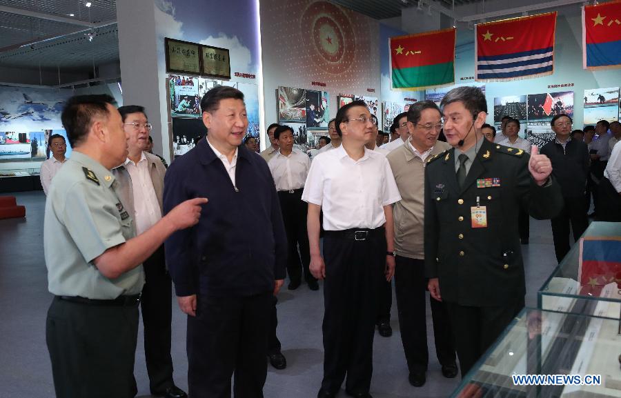 Les hauts dirigeants chinois visitent une exposition marquant le 90e anniversaire de l'armée