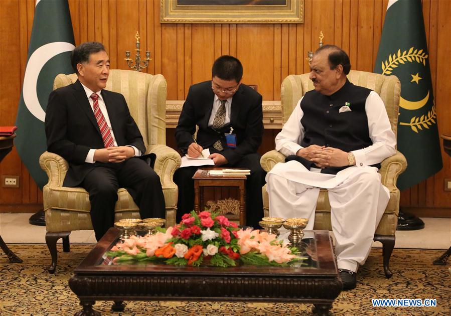 Le président pakistanais rencontre le vice-PM chinois pour discuter de l'approfondissement de l'amitié bilatérale