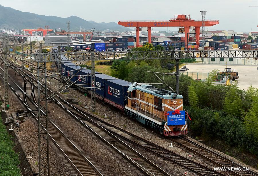 La ville chinoise de Yiwu envoie le premier train de marchandises à Prague