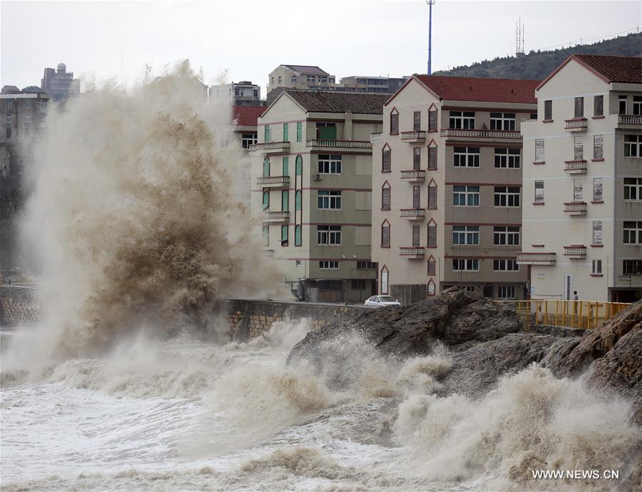 Chine : le typhon Talim frappe la province du Zhejiang