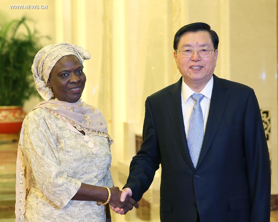 La Chine et la Gambie conviennent d'approfondir leurs échanges parlementaires