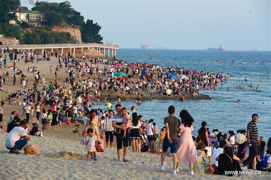 La Chine enregistre une augmentation à deux chiffres des recettes du tourisme pour la fête nationale