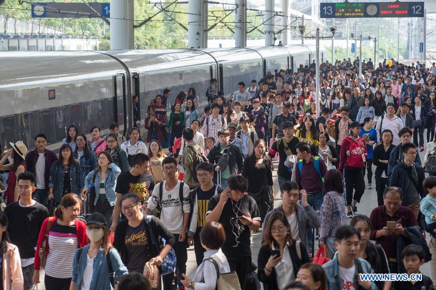 Chine : plus de 132 millions de voyages en train enregistrés pendant les vacances de la Fête nationale
