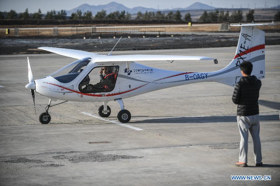 Une version améliorée du premier avion électrique chinois prend son envol