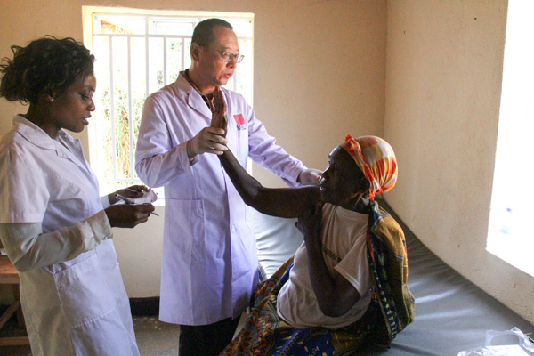 Rwanda : les médecins chinois au service de la population rurale