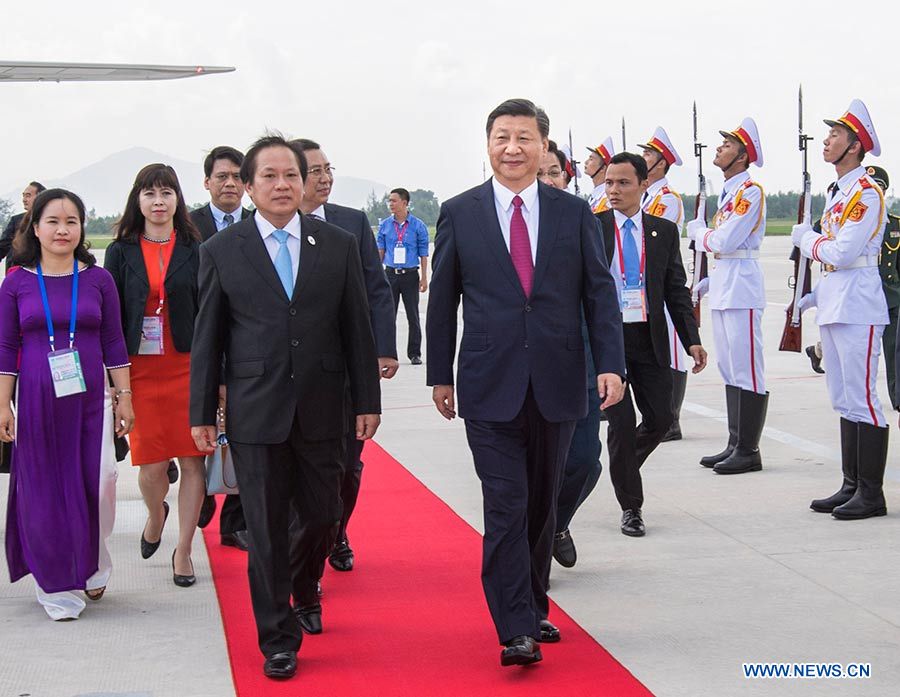 Arrivée du président chinois au Vietnam pour la 25e Réunion des dirigeants économiques de l'APEC et une visite d'Etat